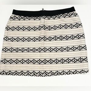 Size 8 Gap Cream and Black Aztec Print Mini Skirt